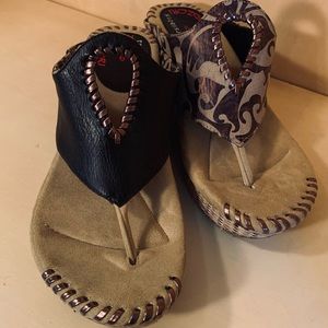 Modzori Reversibles wedge sandals convert from black to paisley